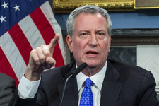 Burmistrz Nowego Jorku grozi Trumpowi sądem