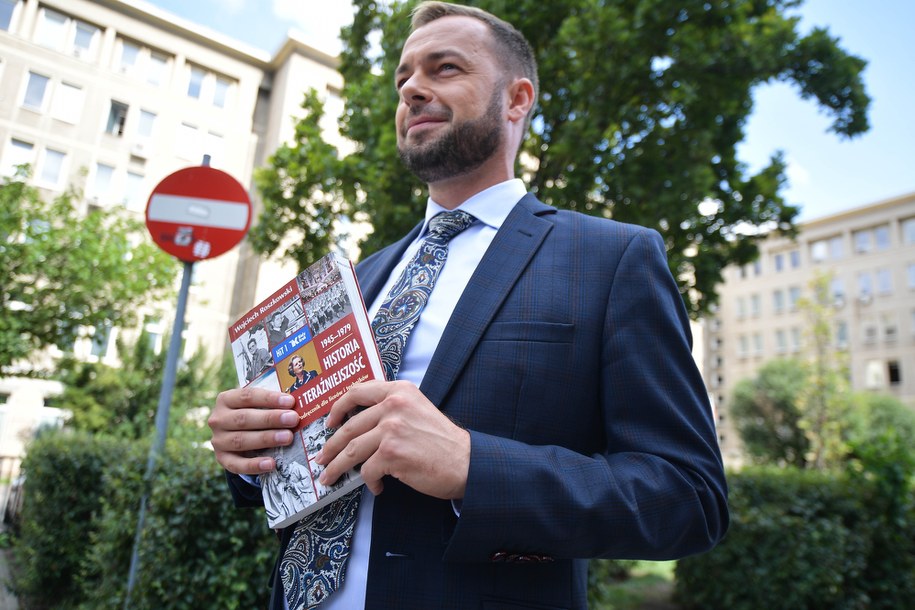 Burmistrz Ustrzyk Dolnych Bartosz Romowicz / 	Marcin Obara  /PAP