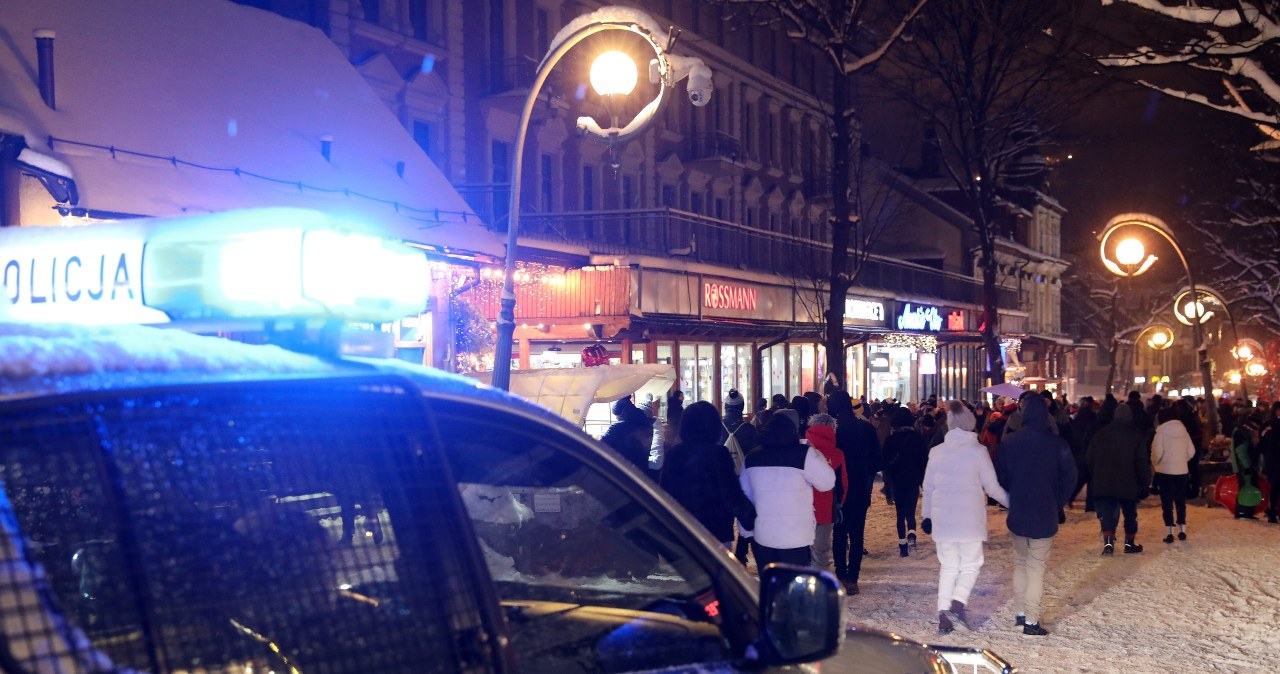 Burmistrz Zakopanego o awanturach turystów na Krupówkach: Niedopuszczalne