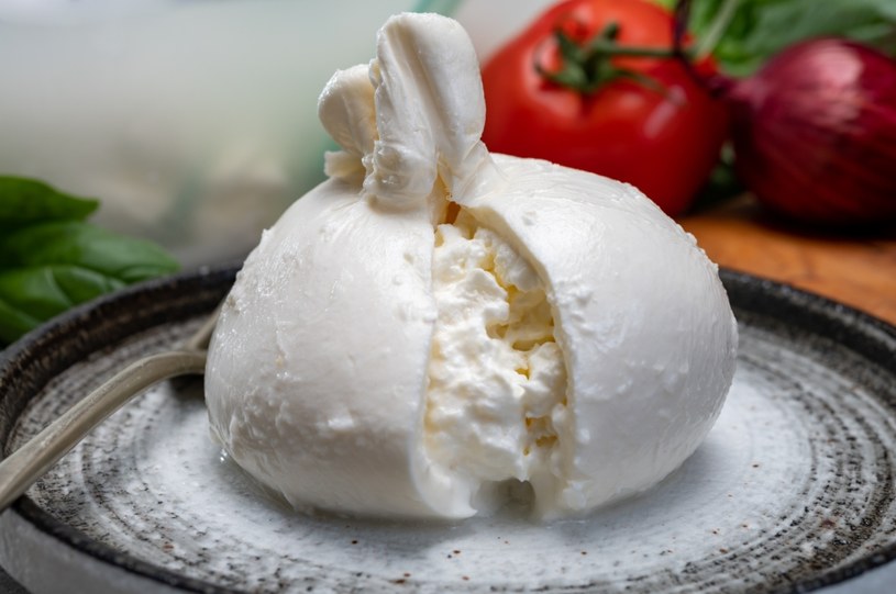 Burrata to jeden z najsmaczniejszych włoskich serów /123RF/PICSEL