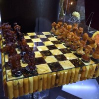 Szachy i szachownice z bursztynu