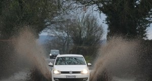Burza Chandra uderzyła w Wielką Brytanię. Synoptycy twierdzą, że będzie gorzej