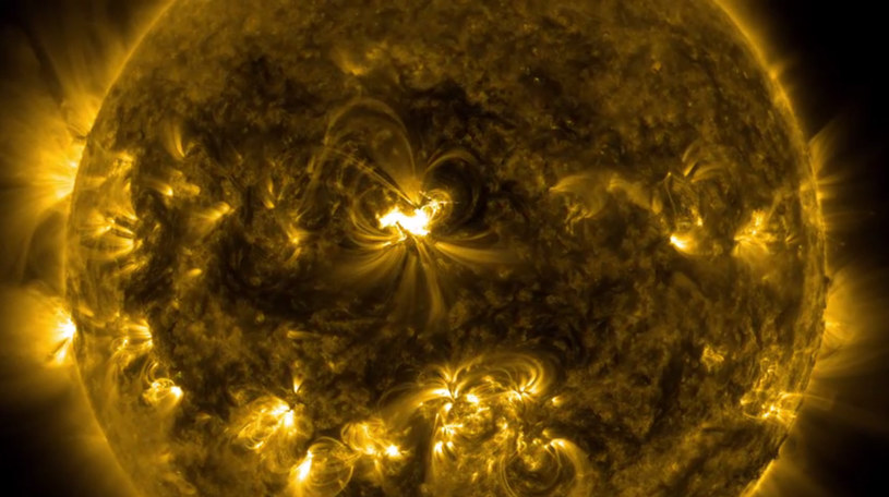 Burza magnetyczna powstała w efekcie rozbłysku słonecznego X1.6 może zrodzić spektakularne zorze polarne /NASA