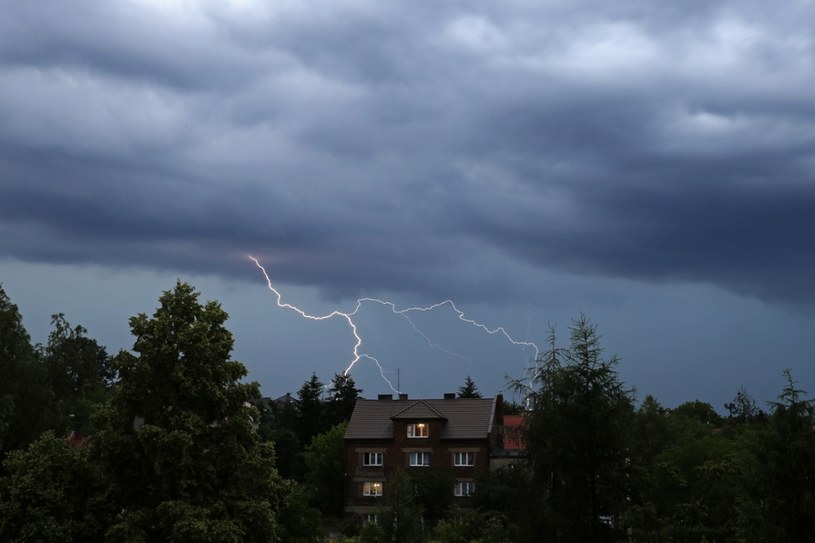 Burza nad Polską. IMGW wydał ostrzeżenia /Tomasz Kawka /East News