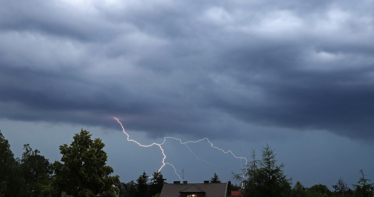 Burza nad Polską. IMGW wydał ostrzeżenia /Tomasz Kawka /East News