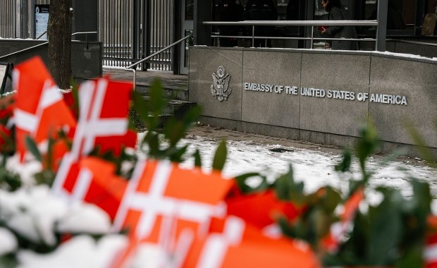 Burza po decyzji ambasady USA. "Brak szacunku"