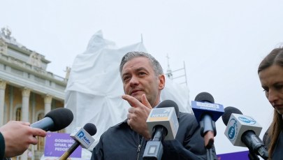 Burza wokół Biedronia. Neumann: Zachował się "jak w filmie" Sekielskich. Lider Wiosny szykuje pozew