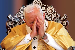 Burza wokół Jana Pawła II. Dominikanin: Miał obowiązek ujawnić, a nie ukrywać