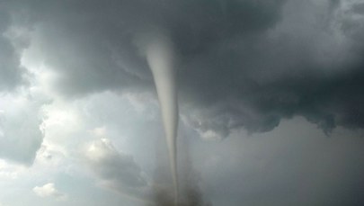 Burze, grad i trąby powietrzne na horyzoncie. Żołnierze WOT w stanie gotowości    