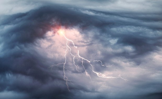 Burze i grad! Ostrzeżenie IMGW niemal dla całego kraju