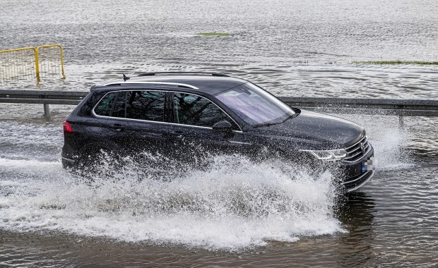 Burze i nawałnice nie odpuszczają. IMGW i RCB ostrzega [MAPY POGODOWE]