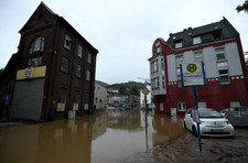 Burze i powodzie w Niemczech i Belgii. Zawaliły się domy, zginęły dziesiątki osób