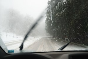 Burze i śnieżyce zamiast słońca, a do tego mróz! Potężne załamanie pogody