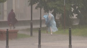Burze i ulewy nad Polską. Warszawa: Przeżył uderzenie piorunem