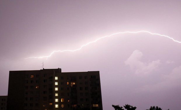 Burze i ulewy w sześciu województwach. IMGW ostrzega