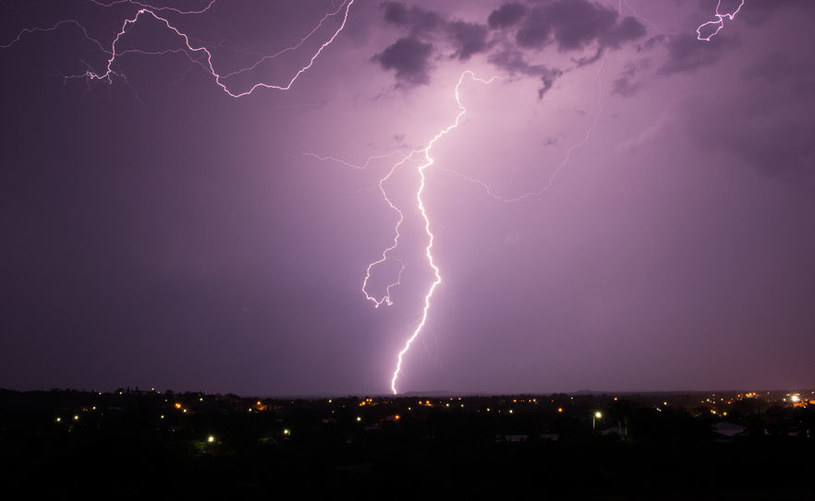 Burze są niebezpieczne - także dla astmatyków /123RF/PICSEL