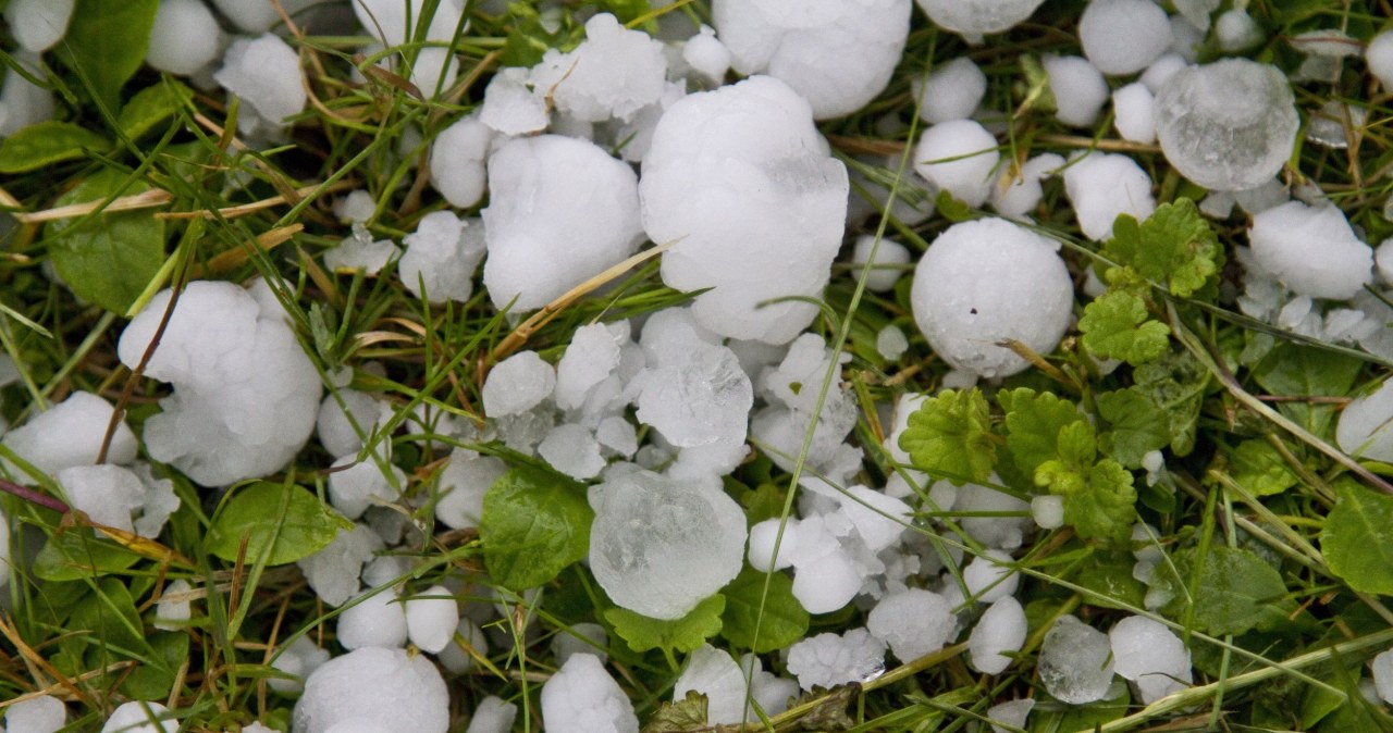 Burzom może towarzyszyć grad, zdjęcie ilustracyjne /123RF/PICSEL