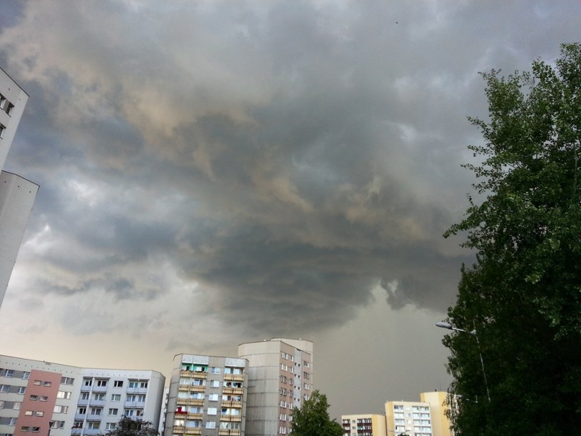 Burzowe chmury; zdj. ilustracyjne /Tomasz Kawka /East News