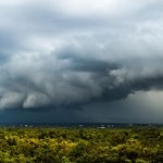 Burzowy festiwal trwa. Wydano kolejne ostrzeżenia
