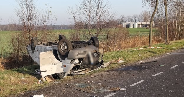 Bus po zderzeniu z policyjnym autem /PAP