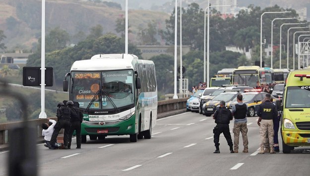 Bus przejęty przez napastnika /Antonio Lacerda /PAP/EPA