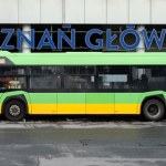 "Bus surfing" w Poznaniu. Do sieci trafił film ukazujący skrajną nieodpowiedzialność