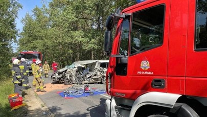 Bus zderzył się z ciężarówką