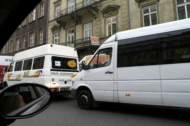 Busy ratują transport poza dużymi miastami /INTERIA.PL