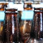 Butelki po piwie ominą system kaucyjny? "Browary znalazły lukę w systemie"