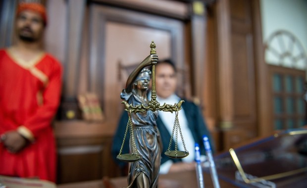 Butem w sędziego. Prawnik wybuchł na sali sądowej