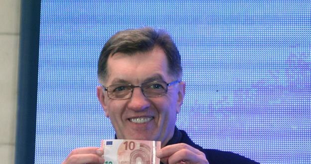 Butkevicius przekonuje, że wprowadzenie euro na początku ubiegłego roku nie wpłynęło na wzrost cen /AFP