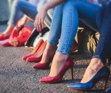 Buty, które niszczą twoje nogi. Sprawdź, czy je nosisz