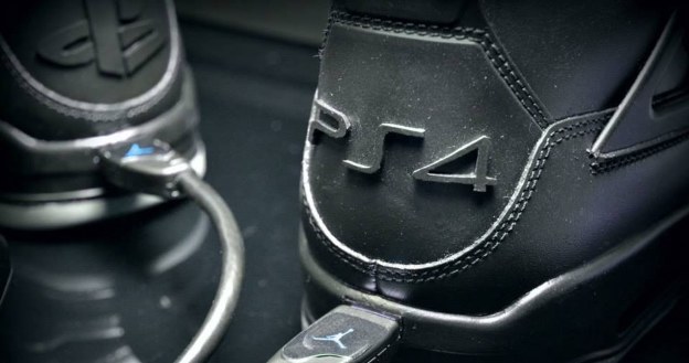 Buty Nike w wersji PlayStation 4 - zdjęcie pochodzi z profilu freakersneaks na instagram.com /materiały źródłowe