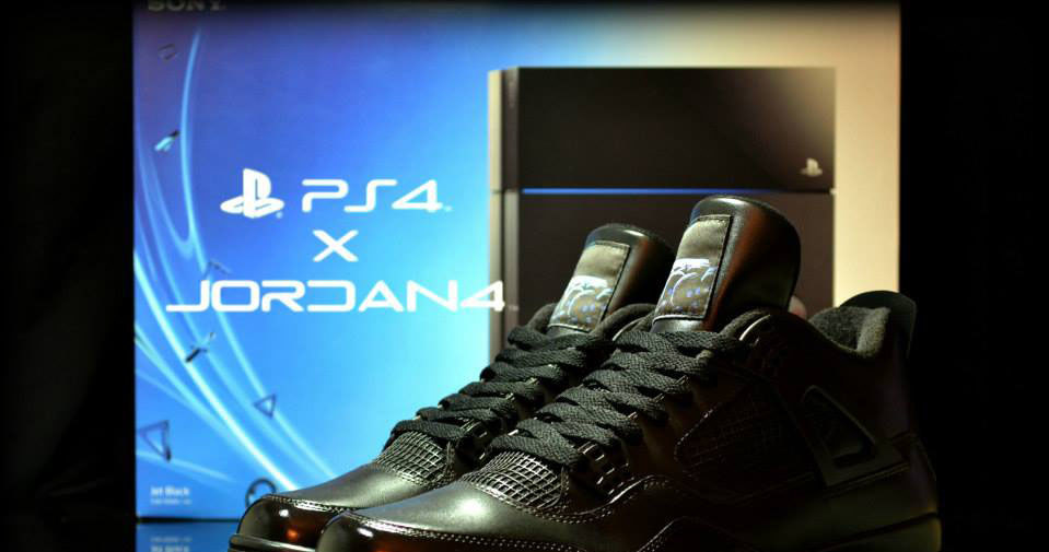 Buty Nike w wersji PlayStation 4 - zdjęcie pochodzi z profilu freakersneaks na instagram.com /materiały źródłowe