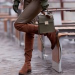 Buty w tym kolorze będą hitem jesieni. Znajdziesz w wielu sieciówkach