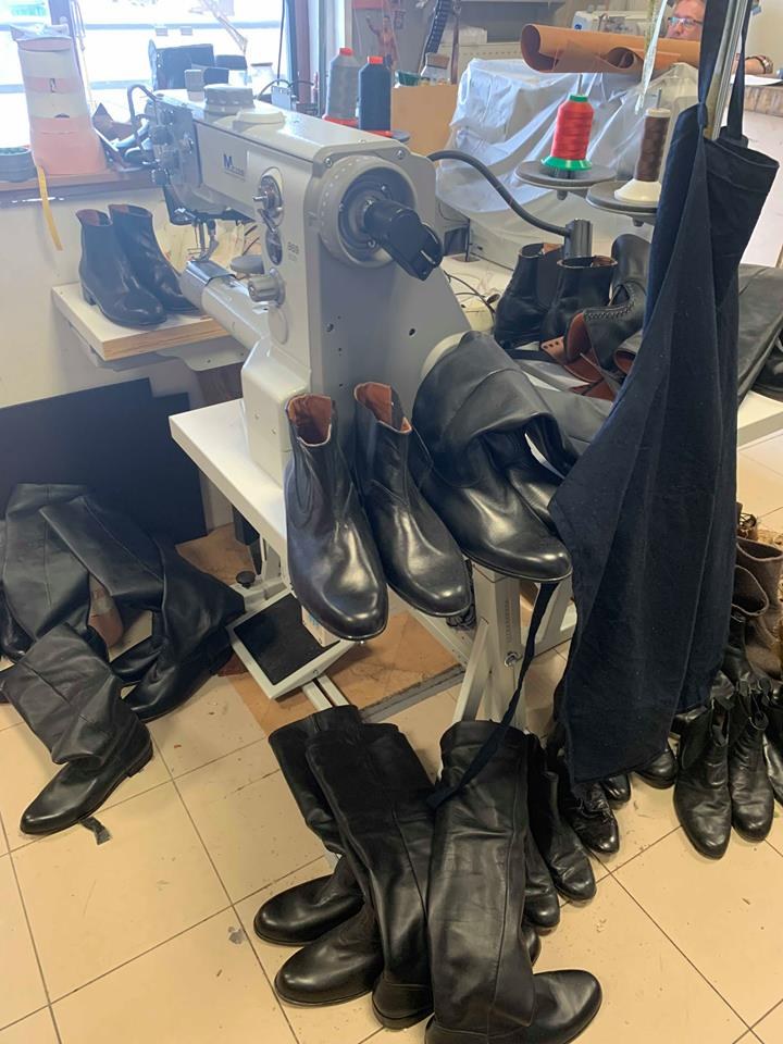 Buty z różnych epok z teatralnej pracowni szewskiej, Teatr Polski w Warszawie /Fot. Marcelina Szuniewicz /RMF FM