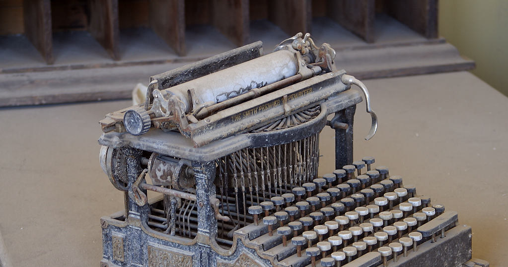 By Jon Sullivan - Bodie Typewriter, PDPhoto.org, Public Domain, https://commons.wikimedia.org/w/index.php?curid=29658 /Wikimedia