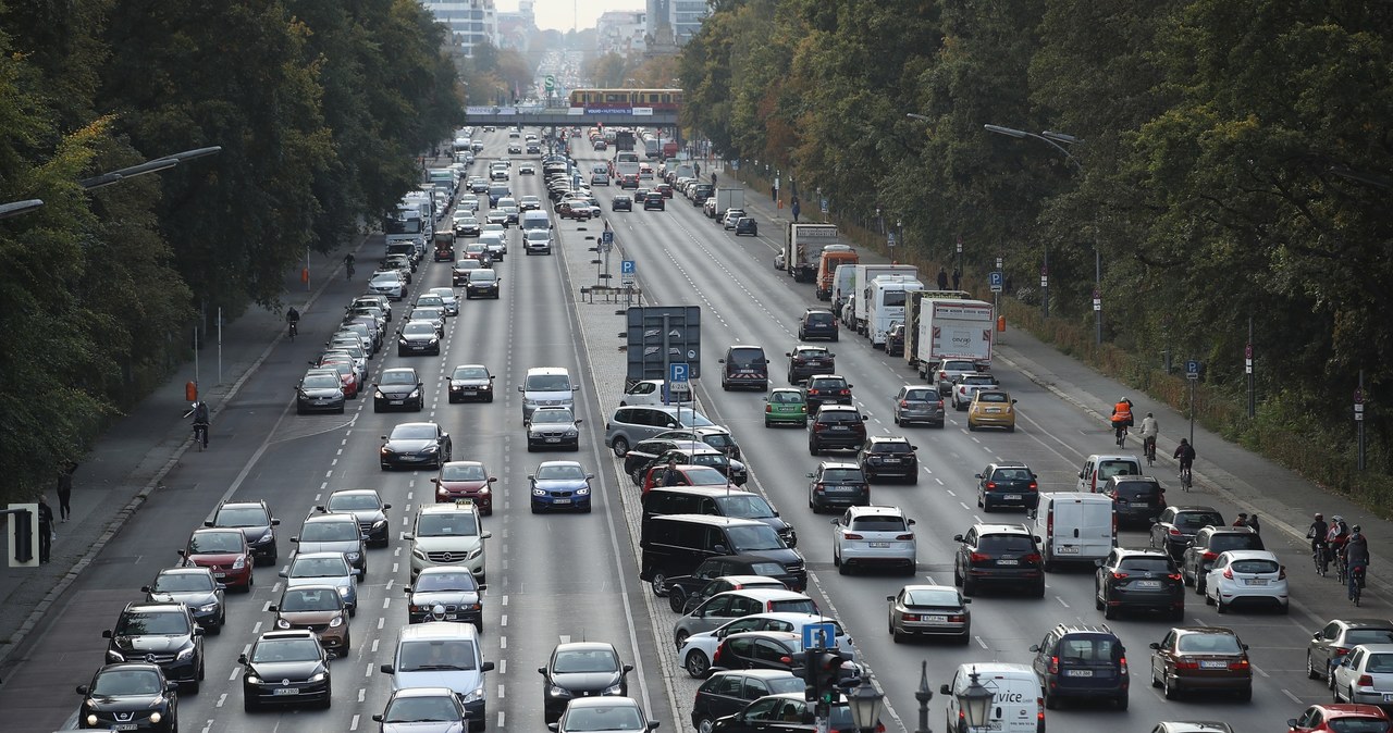 Być może 10 mln samochodów  jeździ po niemieckich drogach nielegalnie /Getty Images