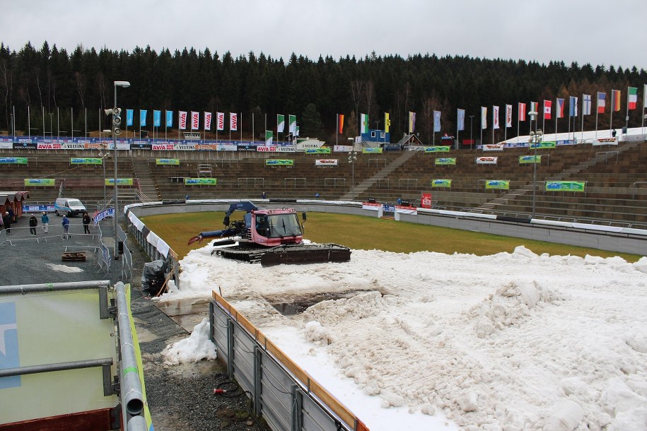 Być może do soboty uda się dostarczyć śnieg /Kacper Merk /RMF FM