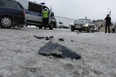 Bydgoszcz: Samochód wbił się w supermarket, zginął pieszy