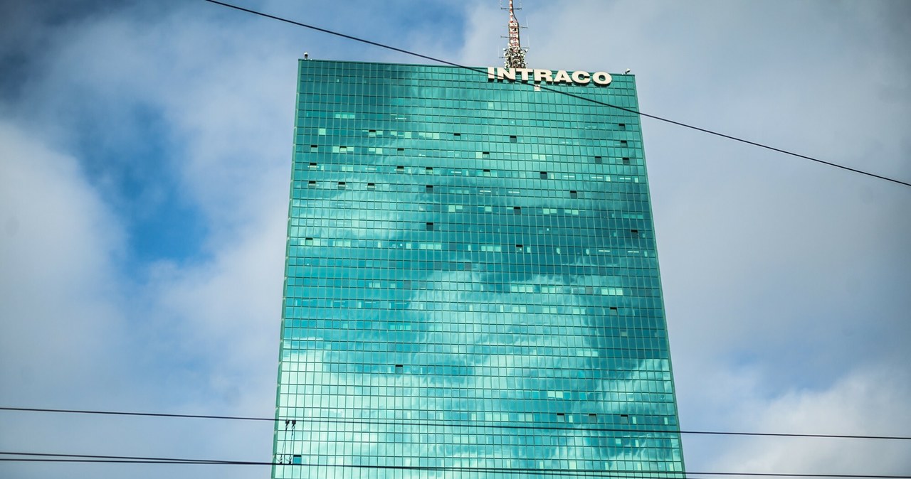 Bydynek Intraco zostanie wyburzony. W tym miejscu powstanie nowocześniejszy wieżowiec /Adam Burakowski /Reporter