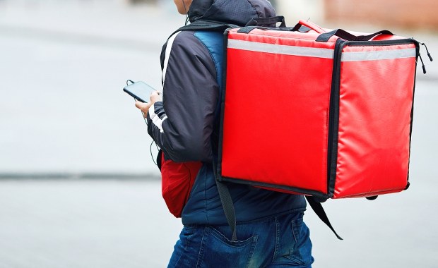 Był dostawcą jedzenia, miał wyłudzić 31 mln dolarów. Szukano go na całym świecie