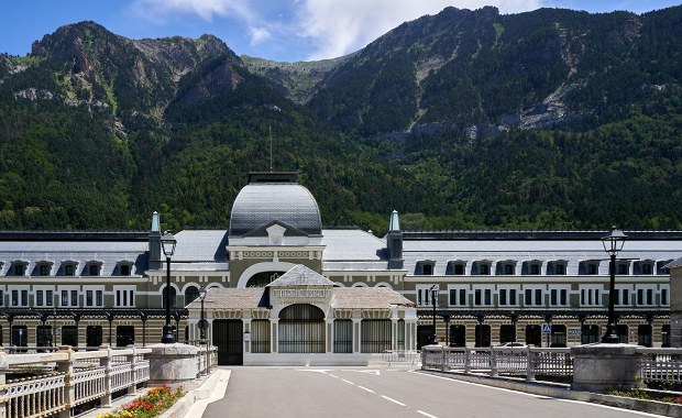 Był najbardziej pechowym dworcem na świecie. Co dalej z "Titaniciem Pirenejów"?