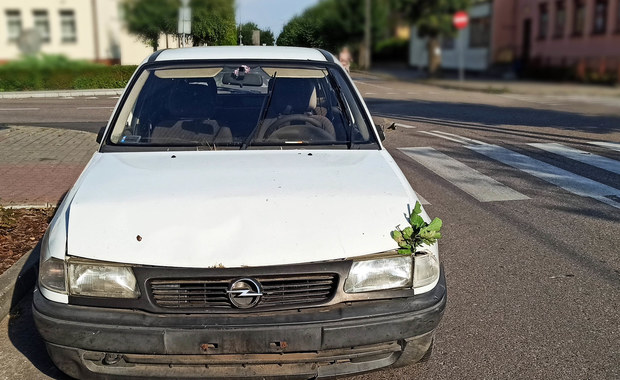 Był pijany, kierował samochodem i twierdził, że jego auto spadło z nieba