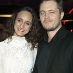 Był poniedziałek rano, gdy wydało ws. żonatego Schuchardta. Pokazał się ze znaną aktorką, teraz już wiadomo, co ich łączy