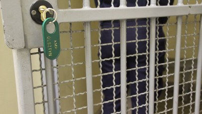 Był zmęczony ukrywaniem się. Przyszedł spakowany na policję