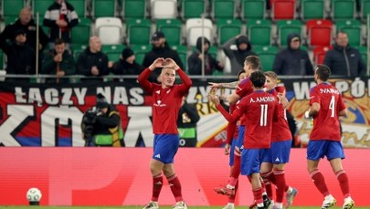 Była czerwona kartka, były bramki. Raków ma trzy punkty