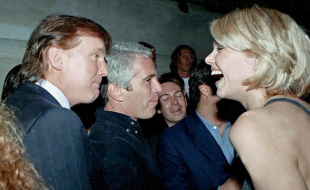 Była nastolatką, gdy poznała Trumpa. FBI powiedziała, że "nic nie można z tym zrobić"