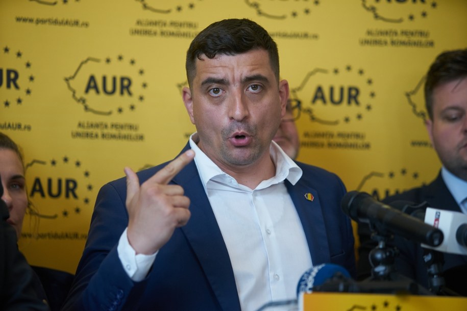 Byli ambasadorowie USA w Rumunii przestrzegają przed wyborem proputinowskiego kandydata /Shutterstock