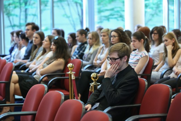 Byli licealiści z Ostrowca Świętokrzyskiego podczas rozprawy przed Trybunałem Konstytucyjnym /Rafał Guz /PAP